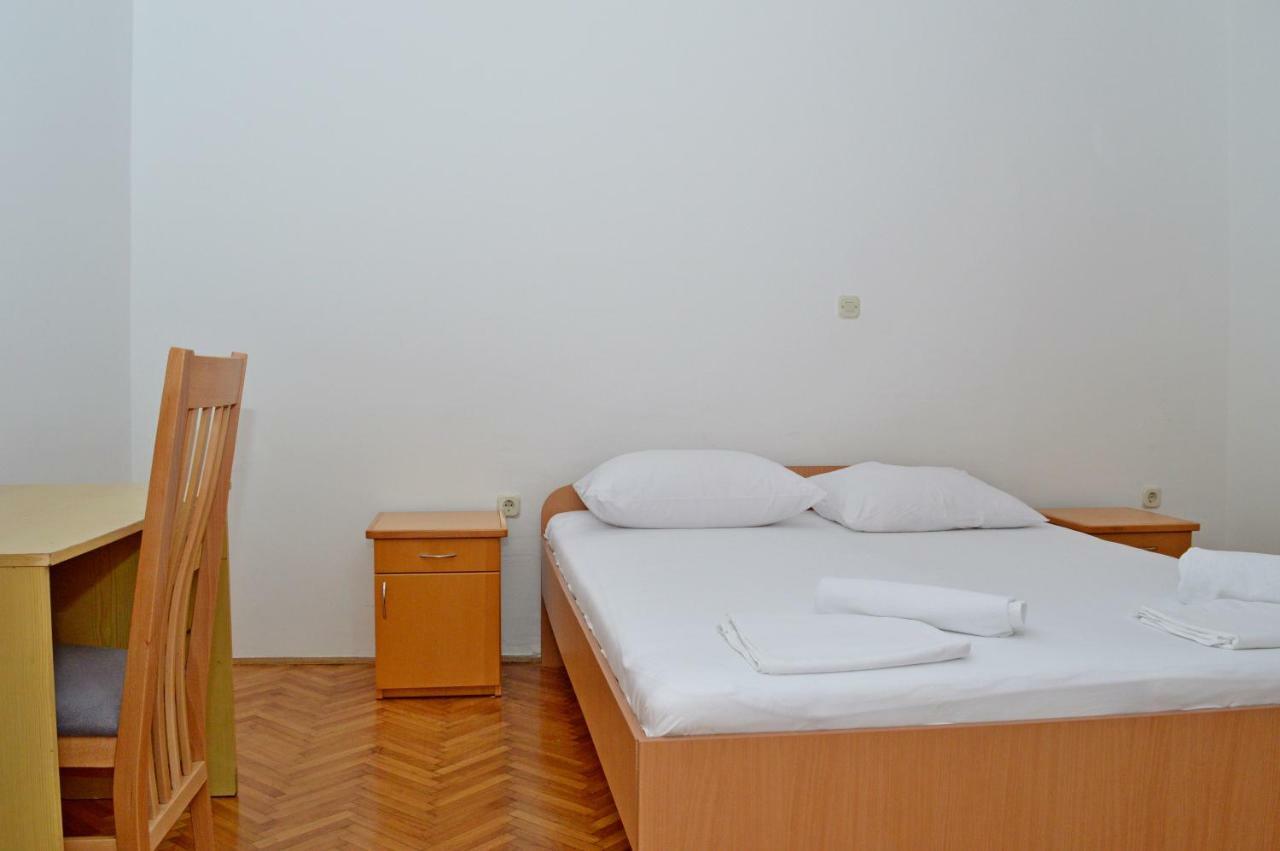 Apartments Macak Novalja Eksteriør bilde